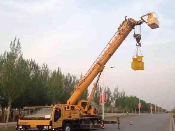 浦东新区吊车租赁电话_300吨吊车出租,承接各种其中吊装工程